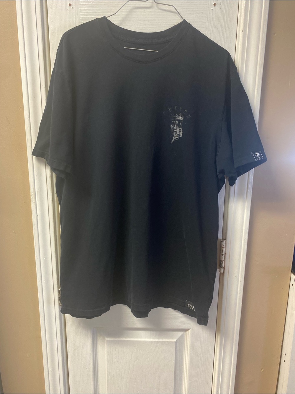 Black Short Sleeve Graphic Crew Neck Tee